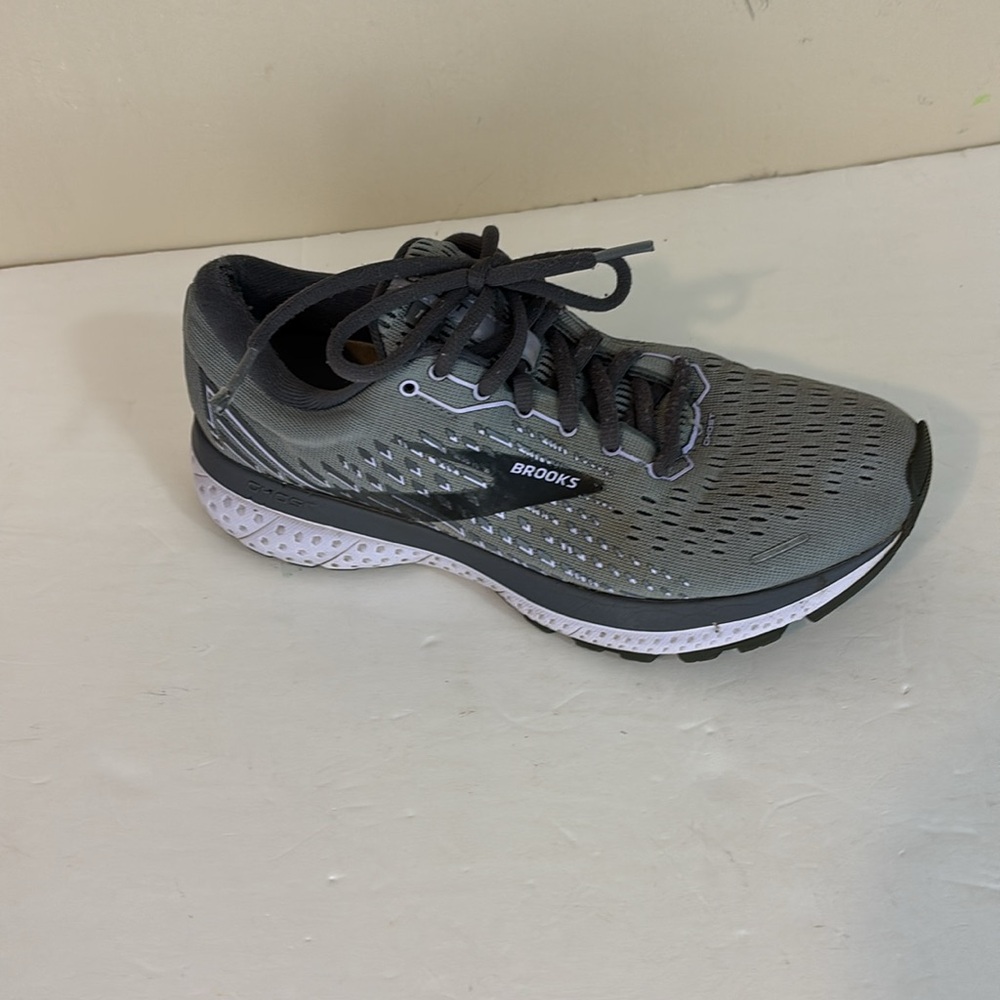 Brooks Grey Mesh Ghost 13 Running Shoes Size 7.5